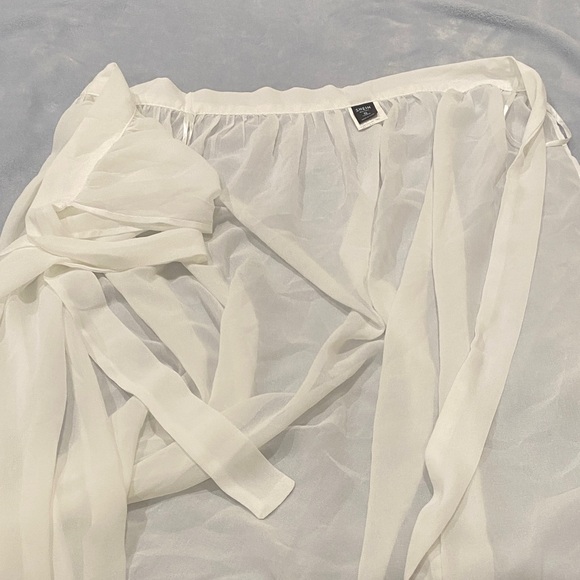 SHEIN Ivory A-Line Chiffon Skirt - Picture 4 of 4